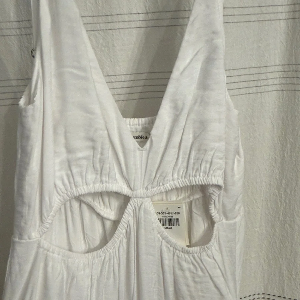 Abercrombie & Fitch lightweight white